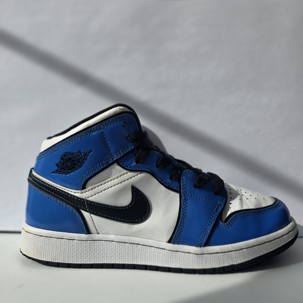 Jordan Kids' Grade School Air Jordan 1 Mid Basketball Shoes Boys Size 5 Sneakers